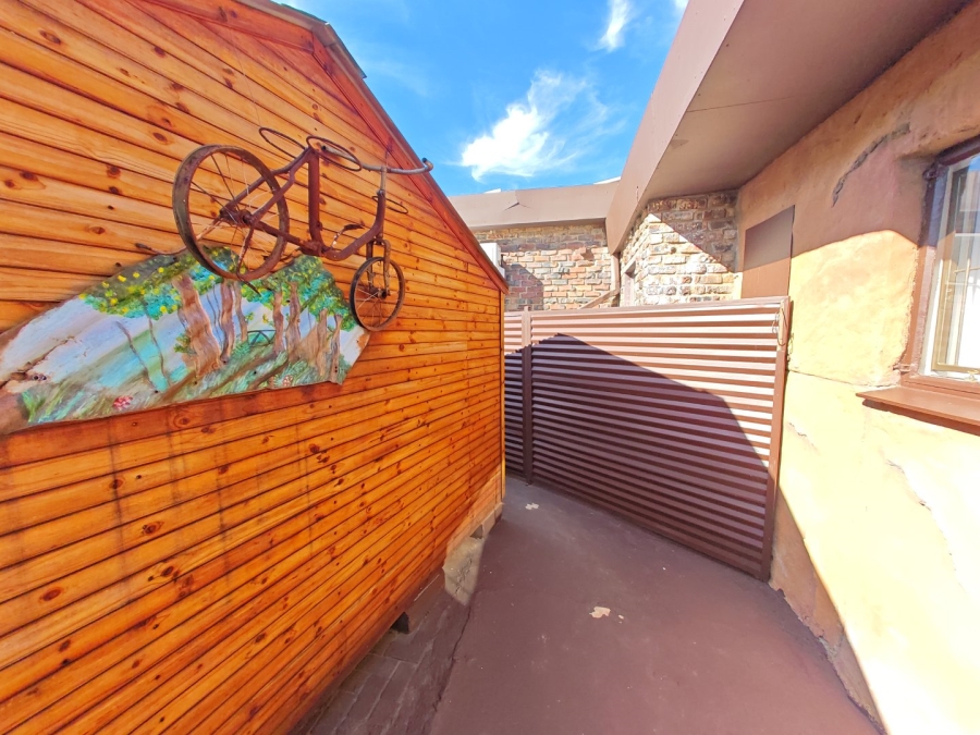 6 Bedroom Property for Sale in Dan Pienaar Free State